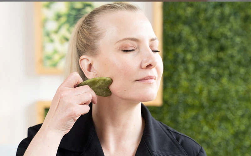 how to use gua sha on neck