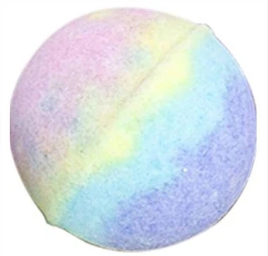 A bomba de banho azul natural